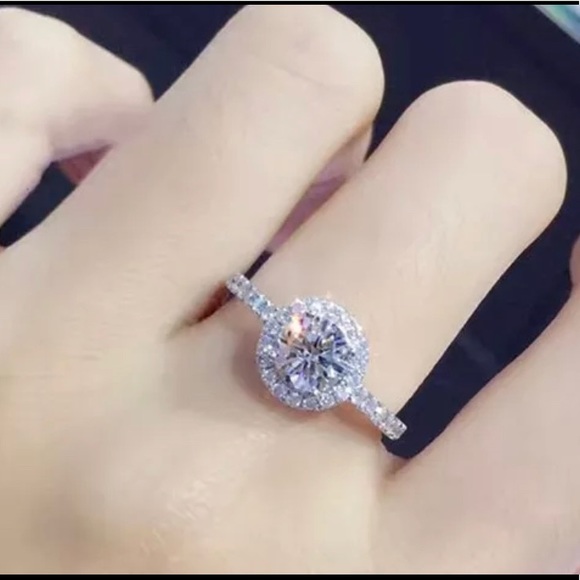 Silver CZ Round Stone Wedding Engagement Ring - Picture 6 of 8